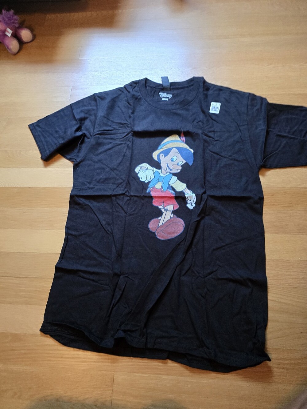 Disney Pinocchio Tshirt Sz M NWT